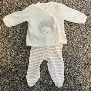 Baby girl matching sweater set (0-3 month)